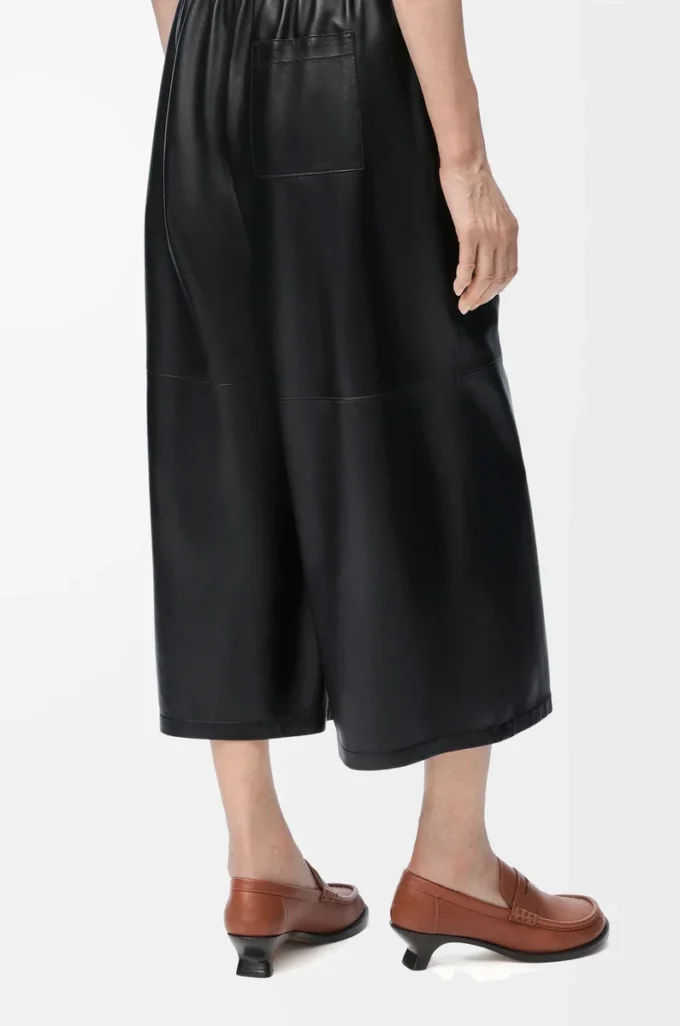 Kurze Hose aus Nappalammleder Schwarz