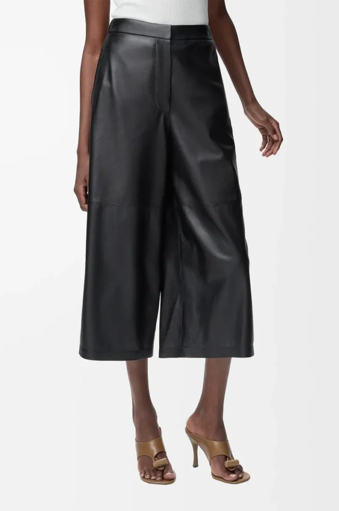 Kurze Hose aus Nappalammleder Schwarz