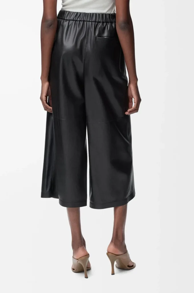 Kurze Hose aus Nappalammleder Schwarz