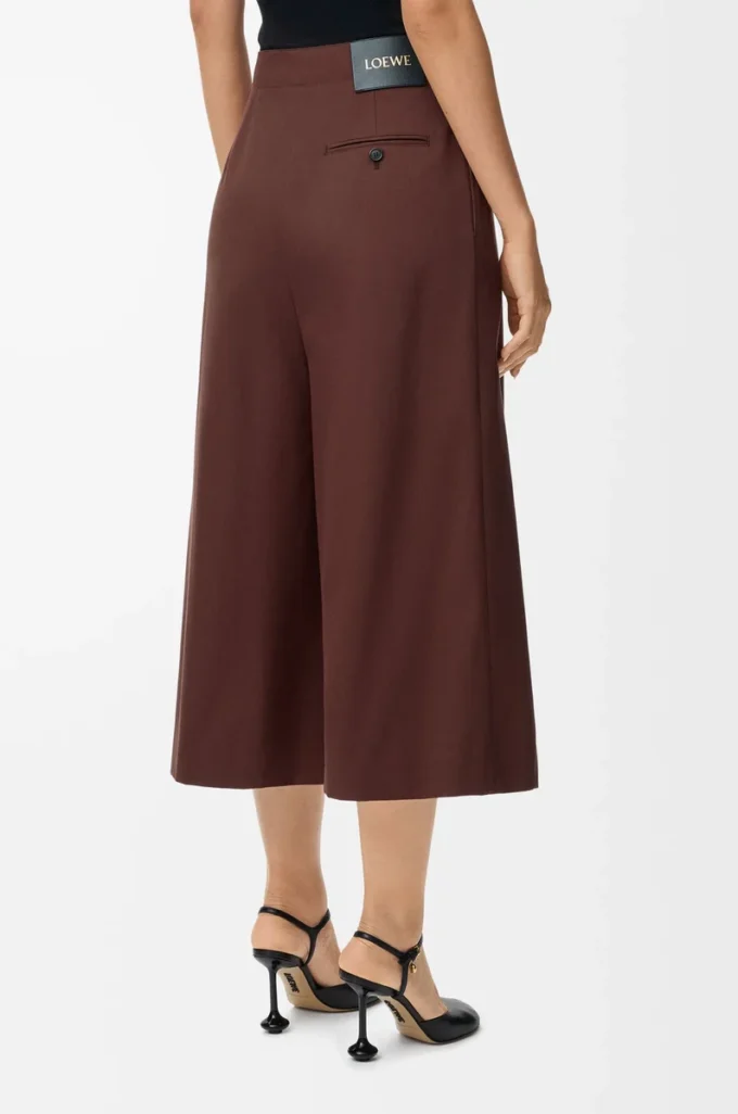 Kurze Hose mit Gürtel aus Baumwolle und Seide Kaffee