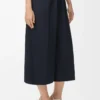 Kurze Hose mit Gürtel aus Wolle in Marineblau