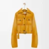 Kurze Jacke aus hellbraunem Lammwildleder