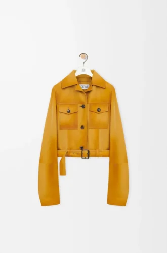 Kurze Jacke aus hellbraunem Lammwildleder