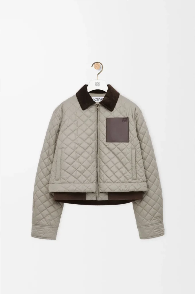 Kurze Jacke aus technischem Stoff Mittelgrau