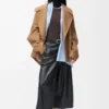 Kurzer Mantel aus Wolle in Camel