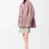 Kurzer Mantel aus Wolle in Rosa
