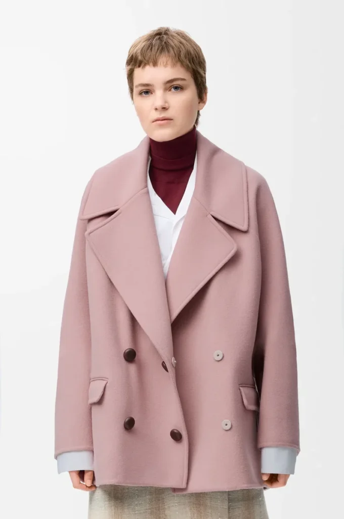 Kurzer Mantel aus Wolle in Rosa