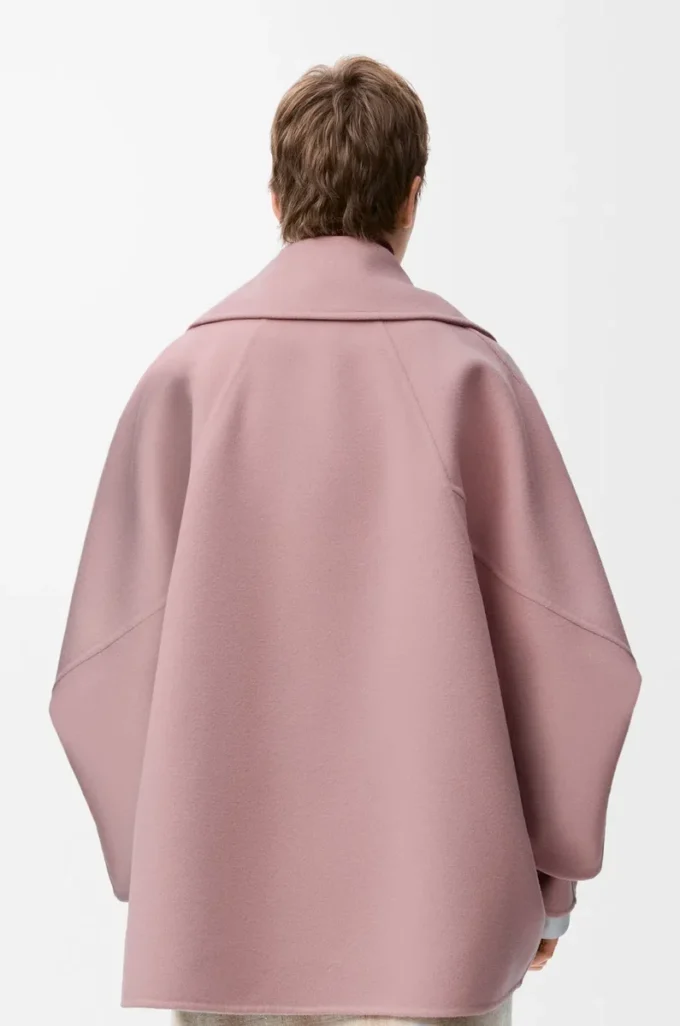 Kurzer Mantel aus Wolle in Rosa