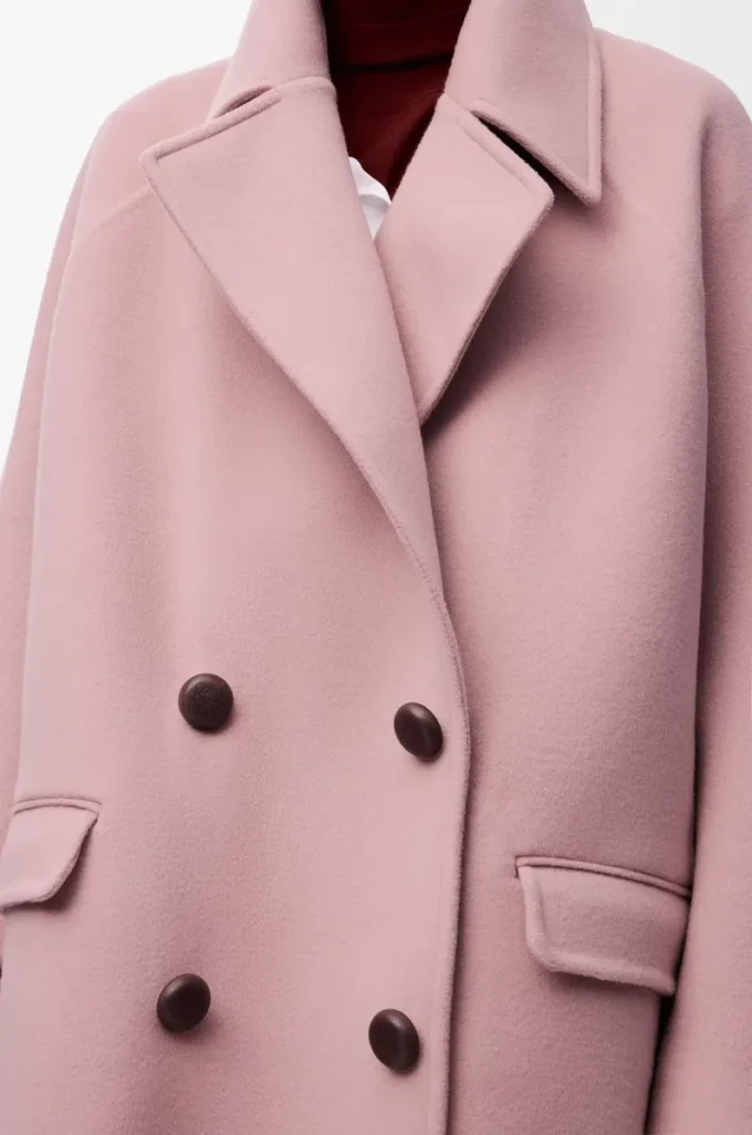 Kurzer Mantel aus Wolle in Rosa