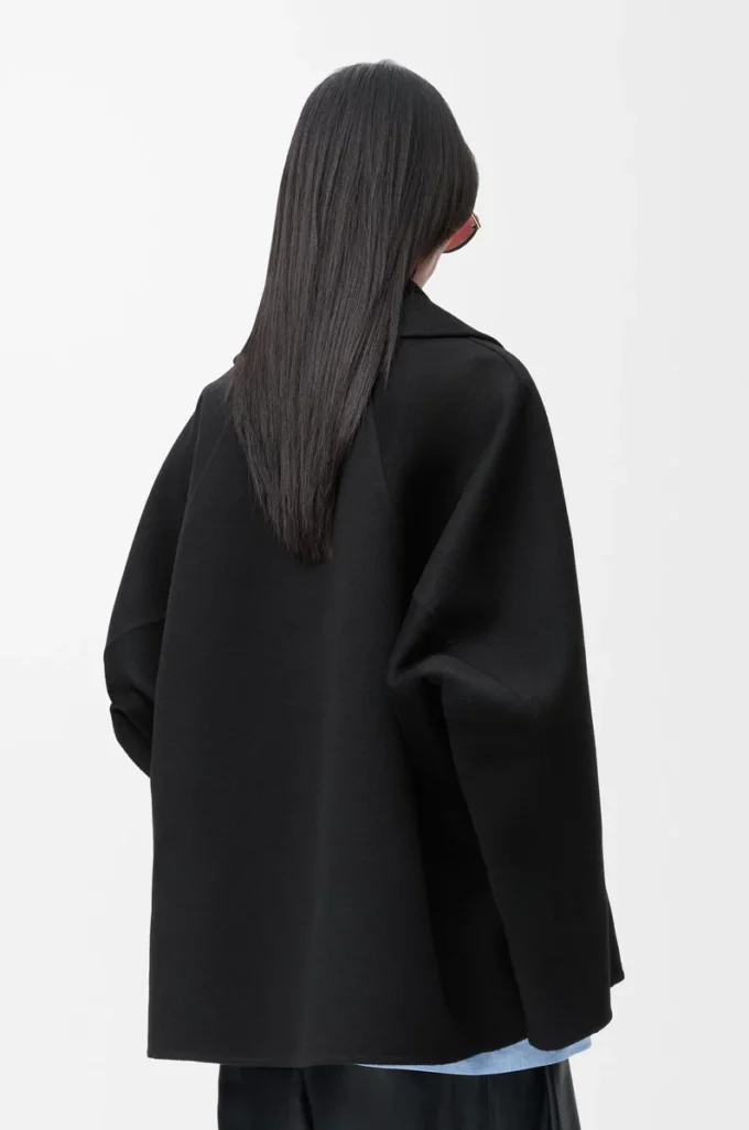 Kurzer Mantel aus Wolle Schwarz