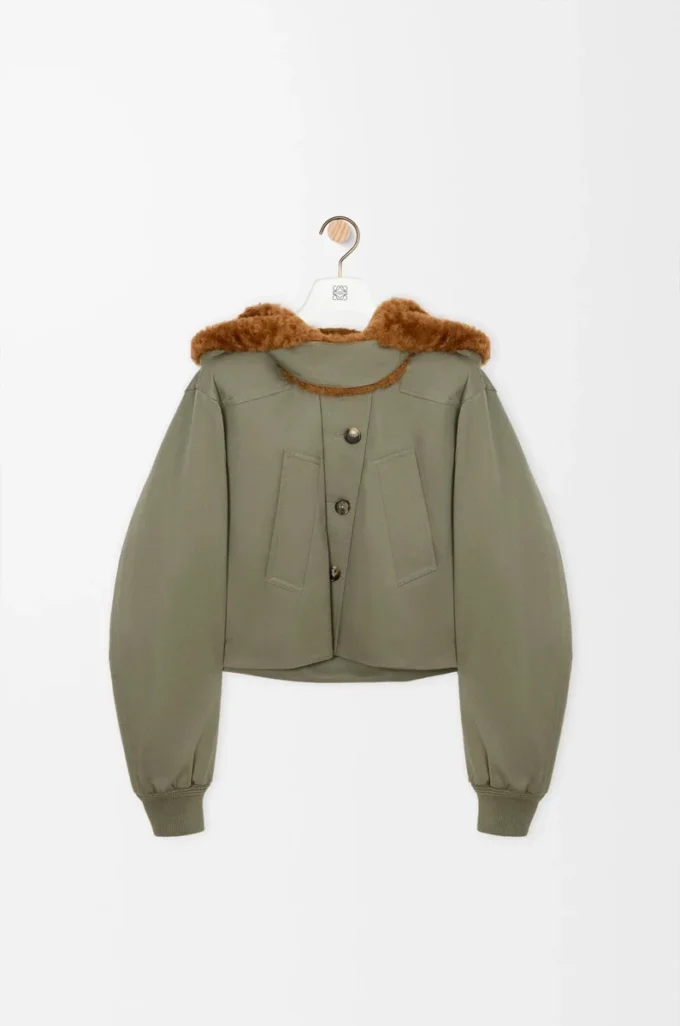 Kurzer Parka aus Baumwolle in Khaki-Grün