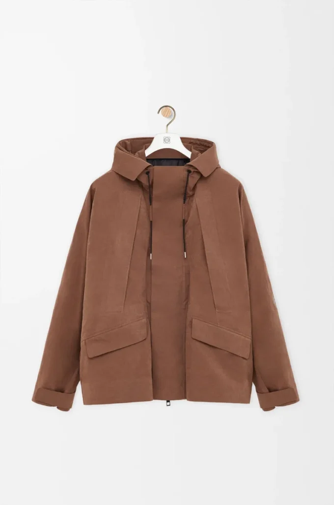 Kurzer Parka aus Funktionsbaumwolle in Toffee Kurzer Parka aus Funktionsbaumwolle in Toffee