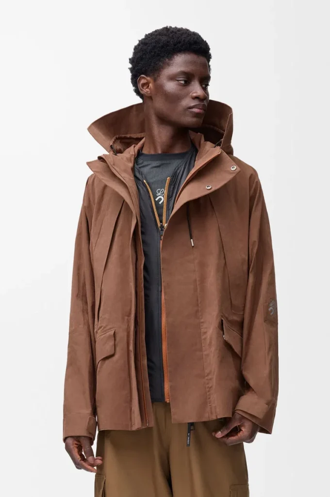 Kurzer Parka aus Funktionsbaumwolle in Toffee Kurzer Parka aus Funktionsbaumwolle in Toffee