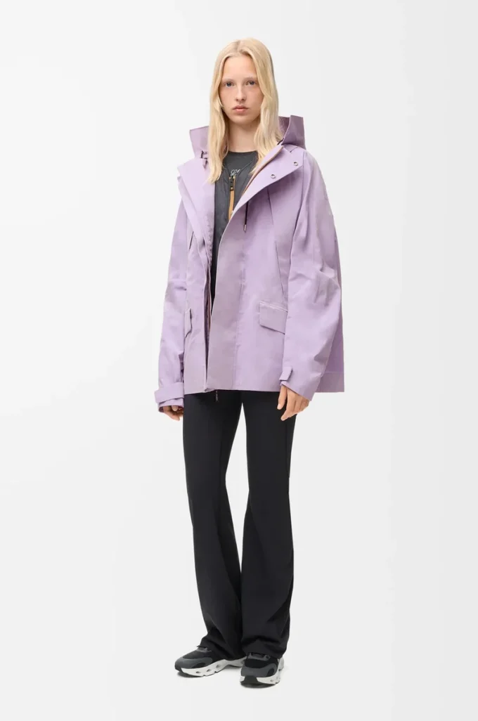 Kurzer Parka aus technischer Baumwolle in Lila Kurzer Parka aus technischer Baumwolle in Lila