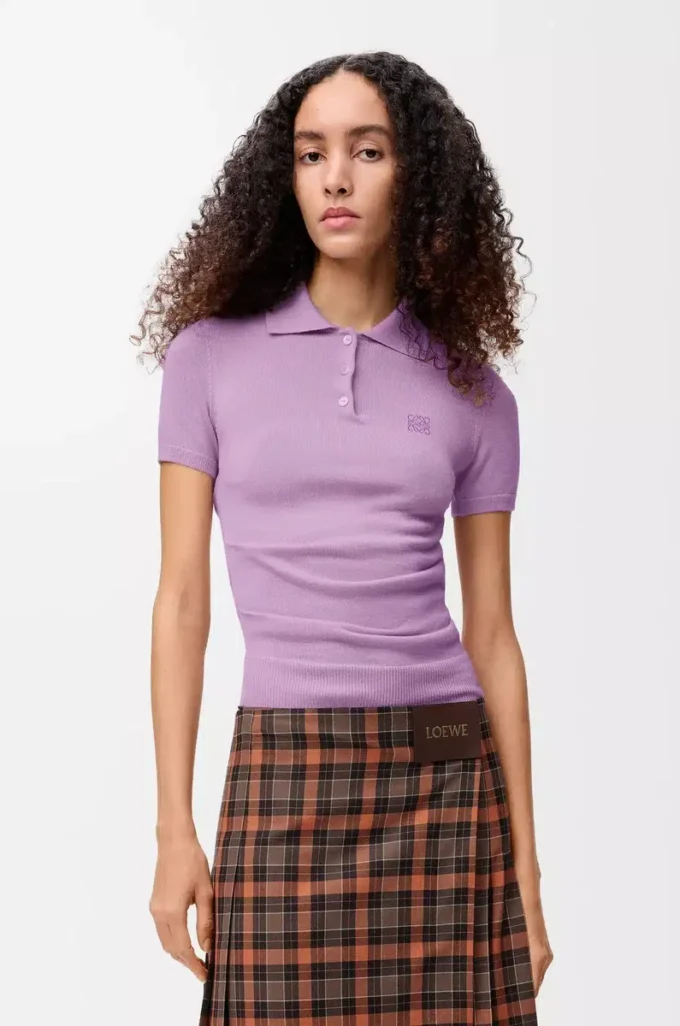 Kurzärmeliger Polo-Pullover aus Kaschmir und Seide in Lila