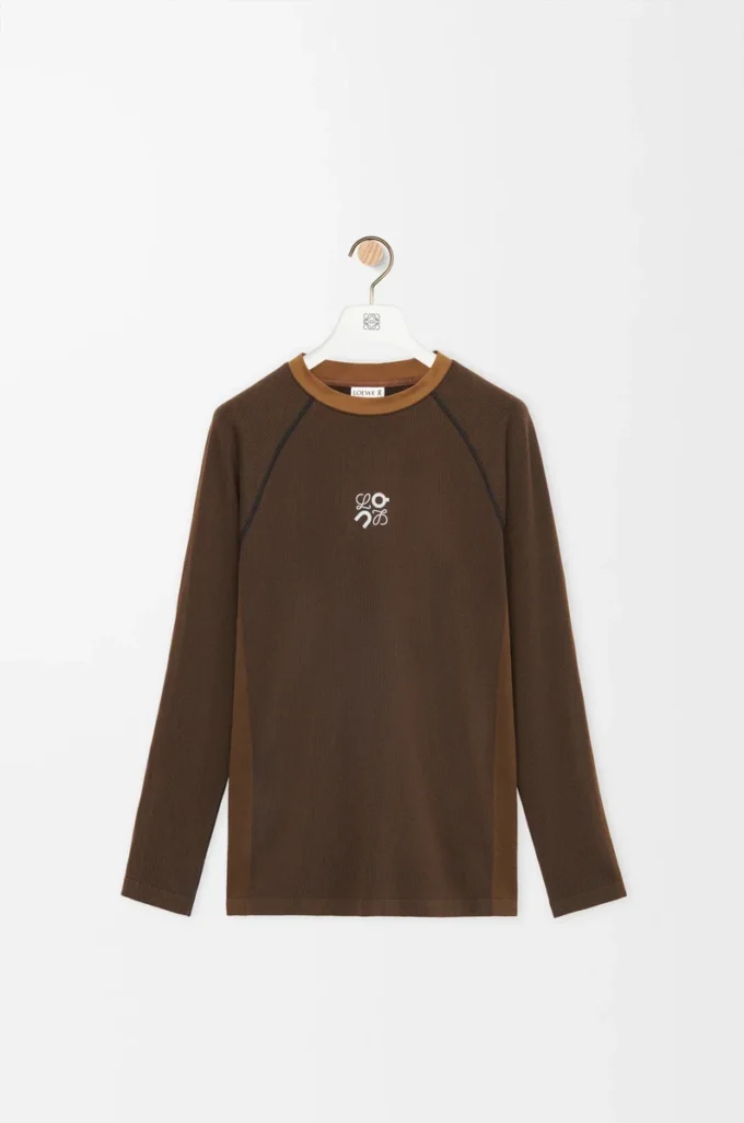 Langärmliges Oberteil aus technischem Jersey in Toffee