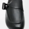 Loafer mit Knebelverschluss aus glänzendem, glattem Kalbsleder in Schwarz