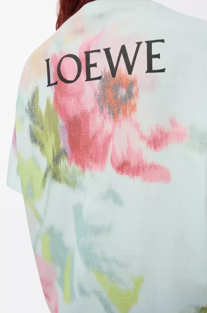 Lockeres T-Shirt aus Baumwolle in Hellblau/Mehrfarbig