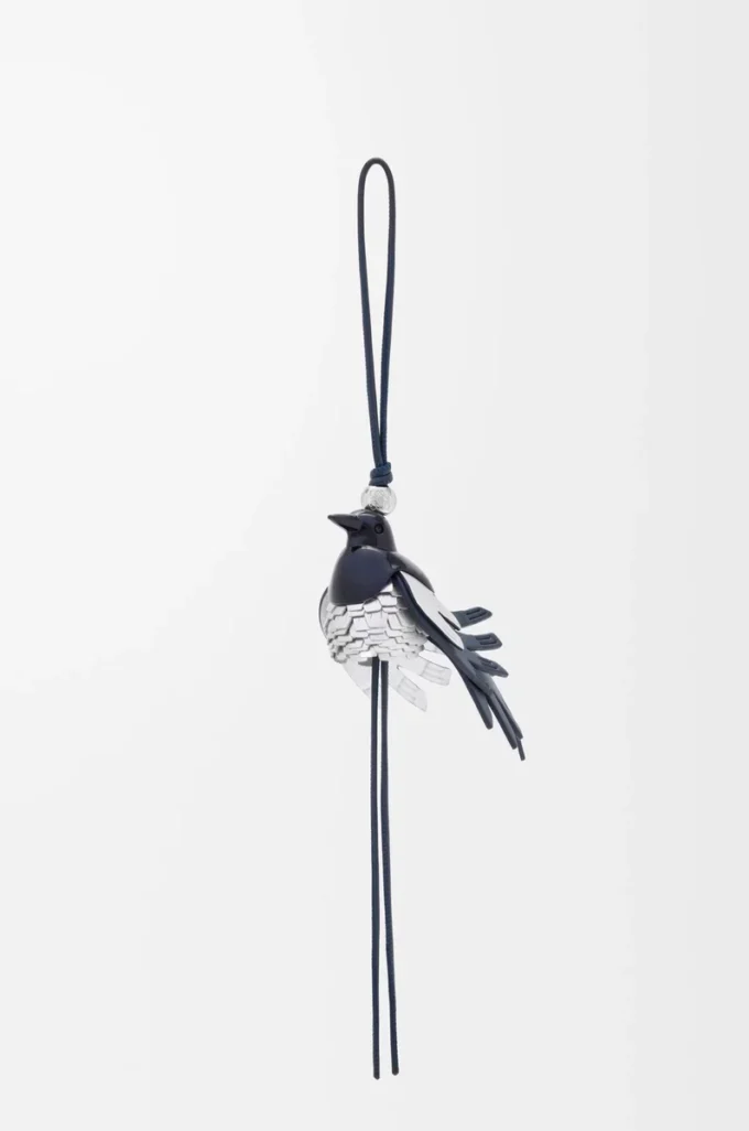 Magpie-Anhänger aus klassischem Kalbsleder Schwarz/Silber