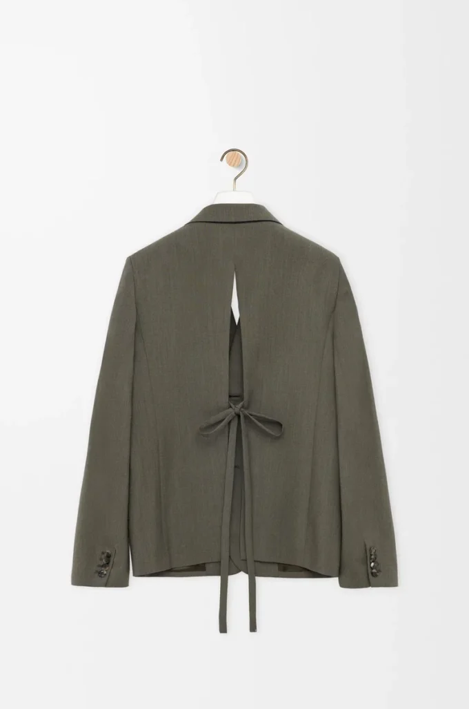 Maßgeschneiderte Jacke aus Wolle in Khaki-Grün