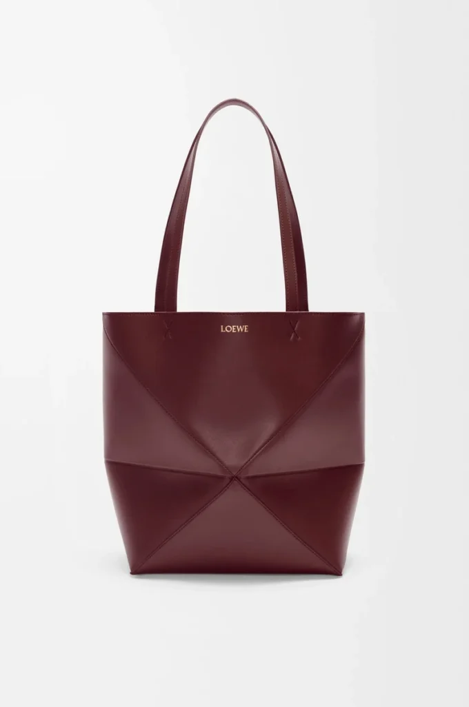 Medium Puzzle Fold Tote aus glänzendem Kalbsleder in Dark Burgundy