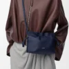 Mini-Clutch Flamenco aus Nappakalbsleder in Abyss Blue