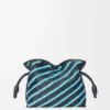 Mini-Clutch Flamenco aus Nappalammleder in Dunkelblau/Himmelblau