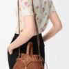Mini Diamond Round Basket Tasche aus Kalbsleder in Dunkelbraun
