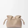 Mini Flamenco Clutch aus Nappakalbsleder Sand