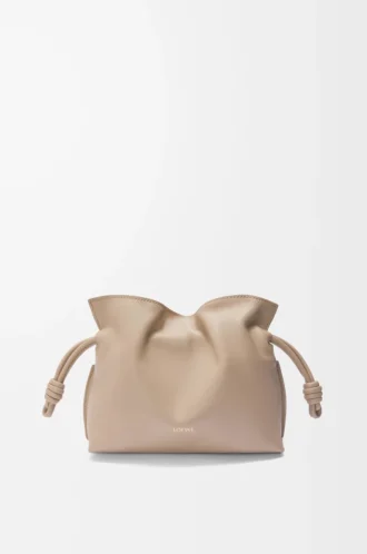 Mini Flamenco Clutch aus Nappakalbsleder Sand