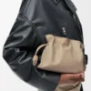 Mini Flamenco Clutch aus Nappakalbsleder Sand