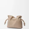 Mini Flamenco Clutch aus Nappakalbsleder Sand