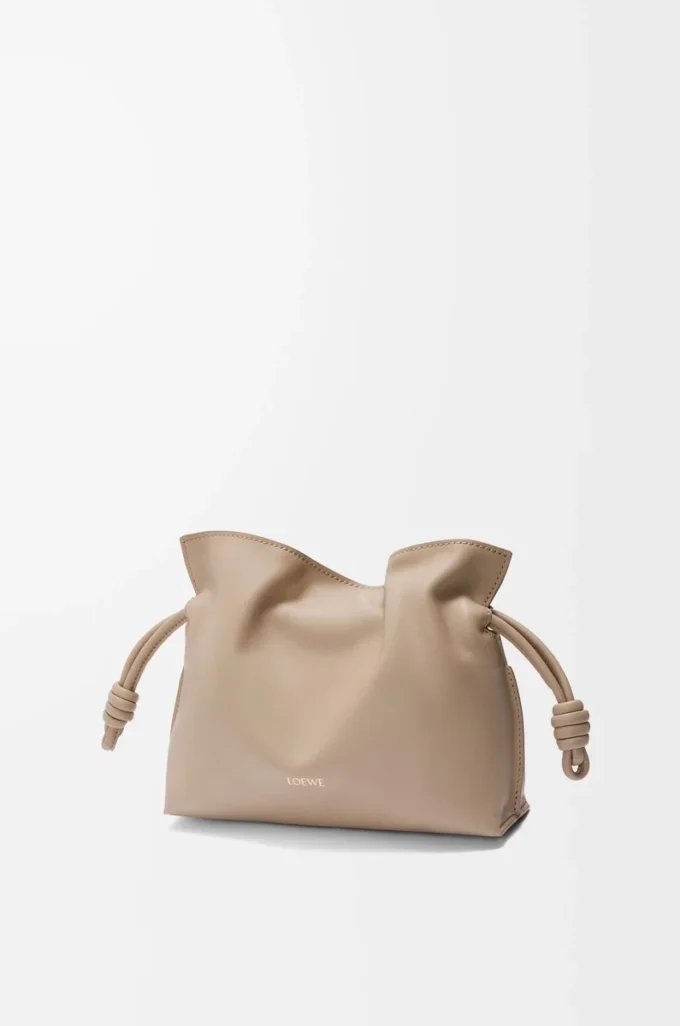 Mini Flamenco Clutch aus Nappakalbsleder Sand