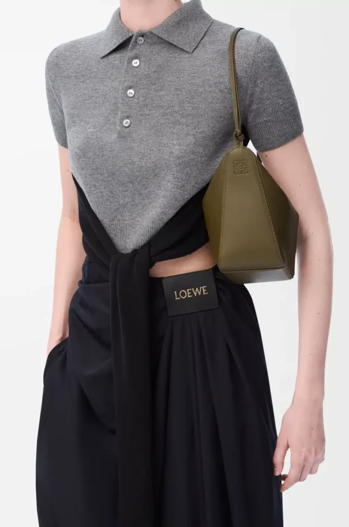 Mini Hammock Hobo aus klassischem Kalbsleder in Dark Khaki