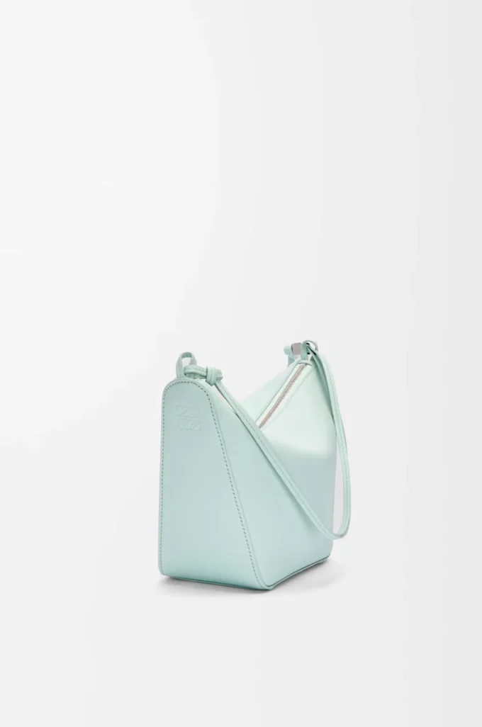 Mini Hammock Hobo aus klassischem Kalbsleder in Frozen