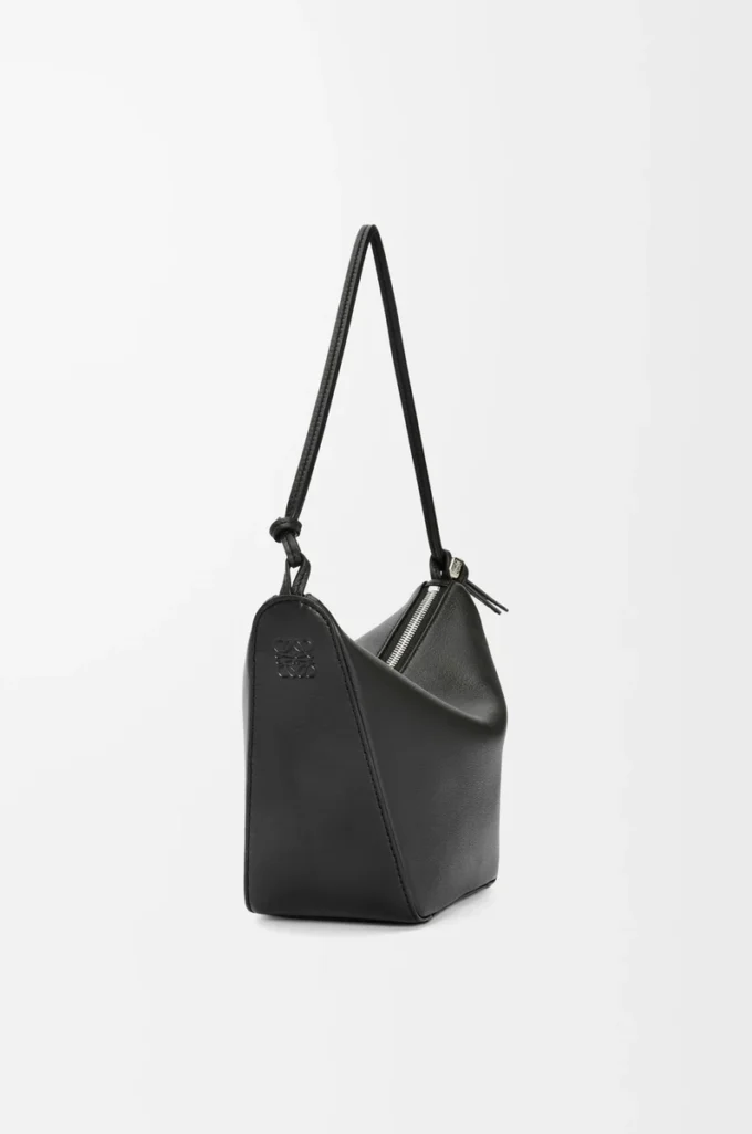 Mini Hammock Hobo aus klassischem Kalbsleder in Schwarz