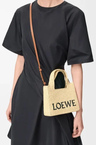 Mini LOEWE Font Tote aus Raffia in Natur
