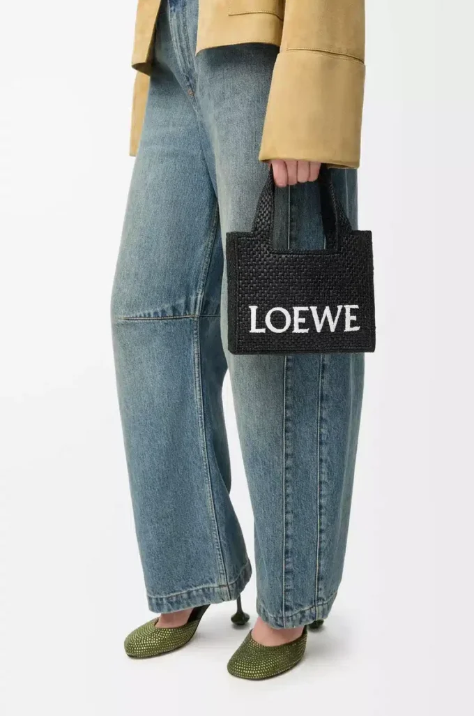 Mini LOEWE Font Tote aus Raffia Schwarz