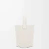 Mini Pebble Beuteltasche aus weichem genarbtem Kalbsleder in Soft White