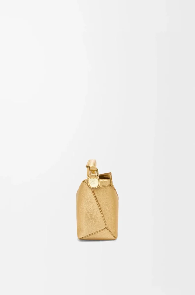 Mini Puzzle Edge Tasche aus laminiertem Lammleder Gold