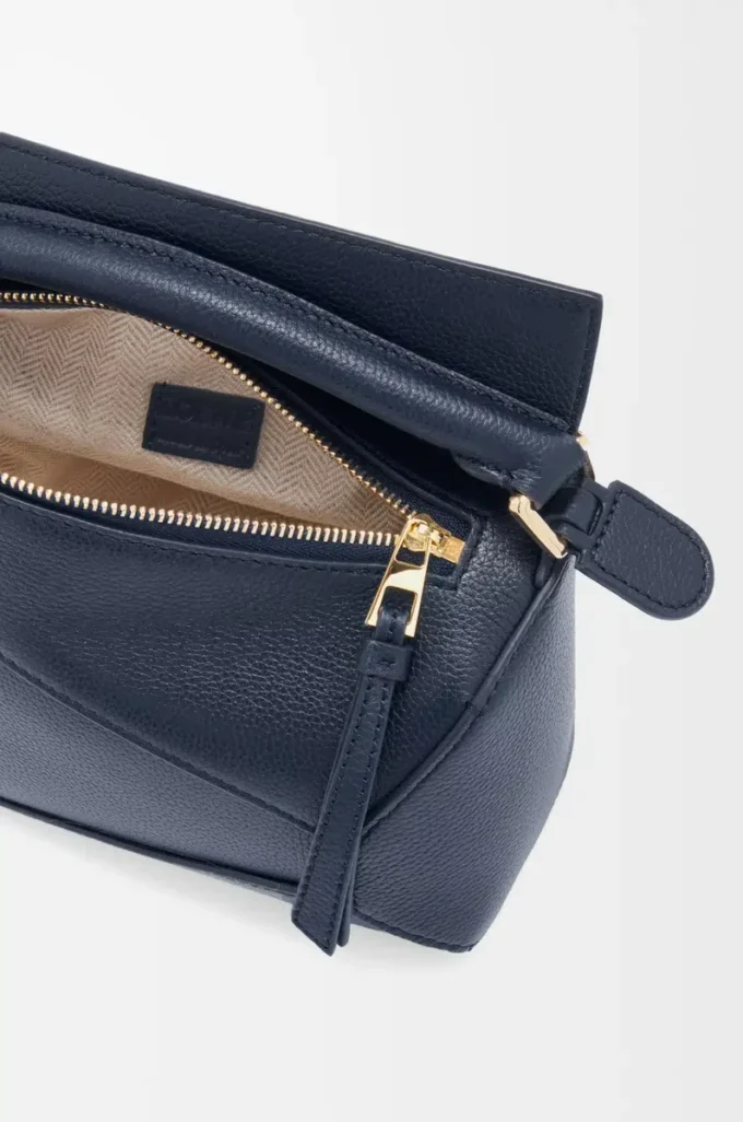 Mini Puzzle Edge Tasche aus weichem genarbtem Kalbsleder Deep Navy