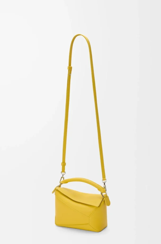 Mini Puzzle Edge Tasche aus weichem genarbtem Kalbsleder in Dandelion