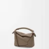 Mini Puzzle Edge Tasche aus weichem genarbtem Kalbsleder Taupe