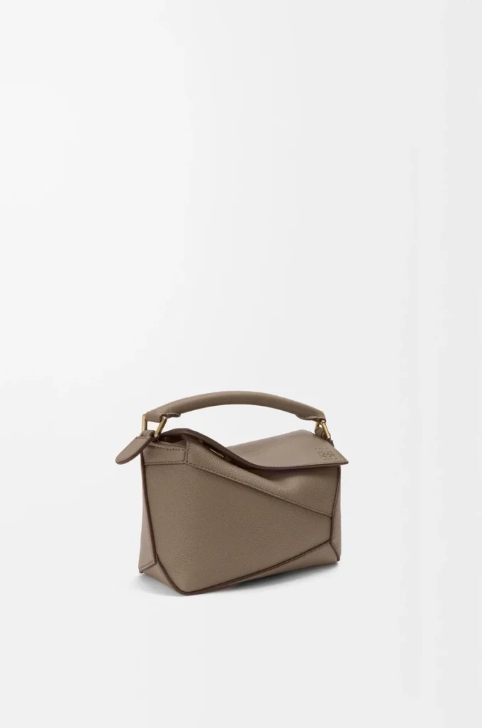 Mini Puzzle Edge Tasche aus weichem genarbtem Kalbsleder Taupe