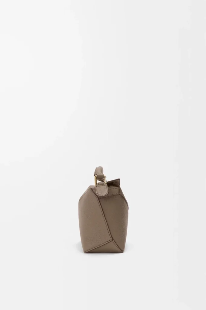 Mini Puzzle Edge Tasche aus weichem genarbtem Kalbsleder Taupe