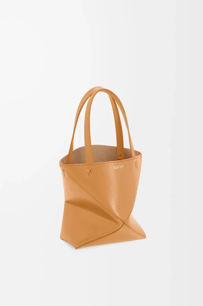 Mini Puzzle Fold Tote aus glänzendem Kalbsleder in Warm Desert