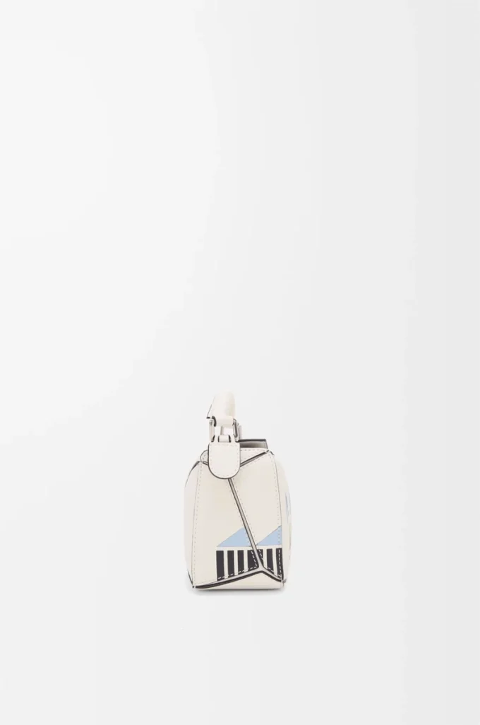 Mini-Puzzle-Tasche „Futurist Cat” aus klassischem Kalbsleder in Soft White