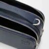 Mini-Umhängetasche für Kameras aus weichem genarbtem Kalbsleder in Deep Navy