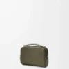 Mini-Umhängetasche für Kameras aus weichem genarbtem Kalbsleder in Khaki Green
