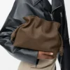Mittlere Flamenco-Clutch aus genarbtem Nubukleder Tundra